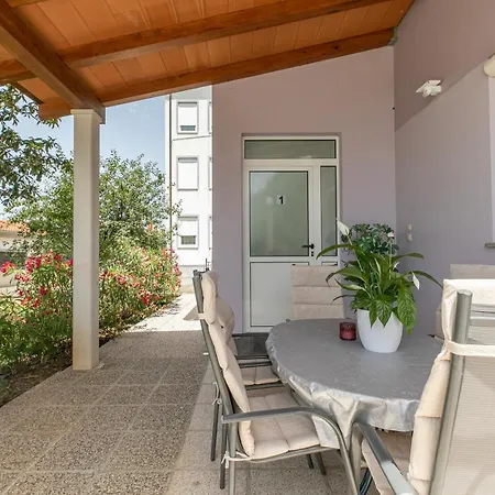 Tina Stinjan Apartment Pula