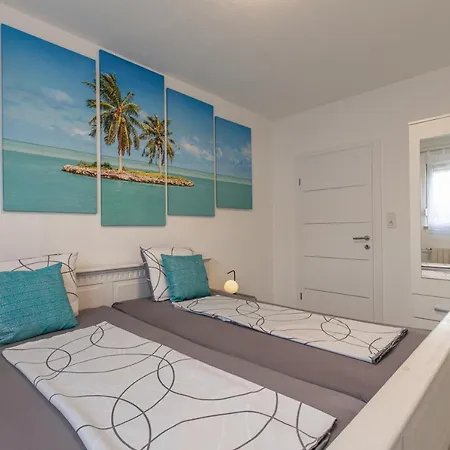 Tina Stinjan Daire *