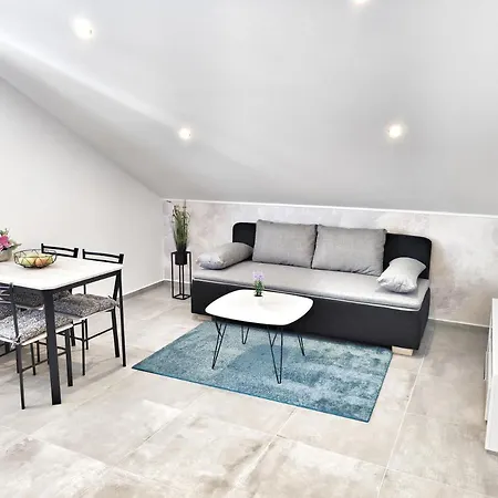 Apartment Tina Stinjan Pula