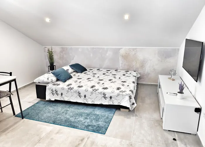 Tina Stinjan Apartmán *