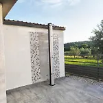 Apartment Tina Stinjan *
