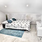 Tina Stinjan Apartment *
