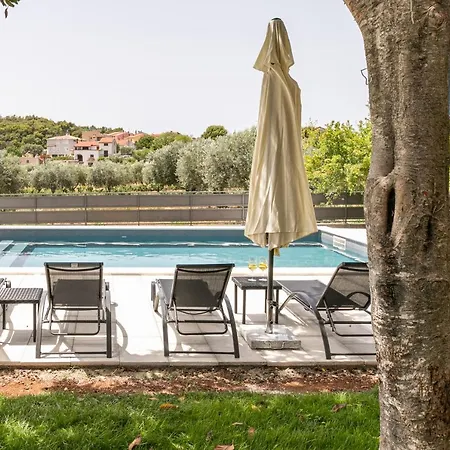 Tina Stinjan Διαμέρισμα Πούλα