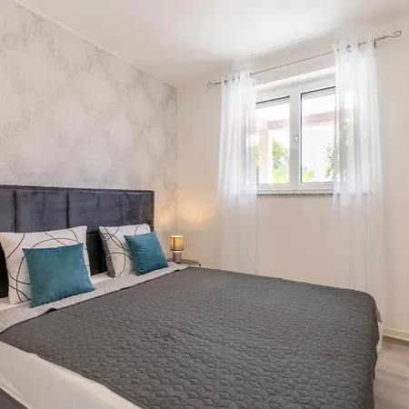 Tina Stinjan Apartman