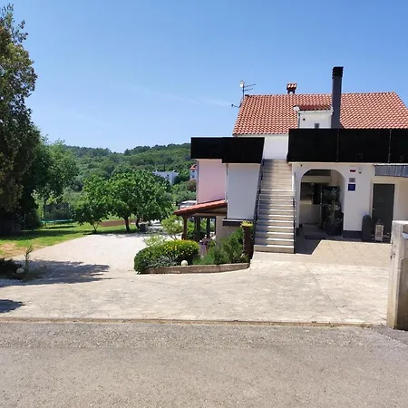 Διαμέρισμα Tina Stinjan Πούλα