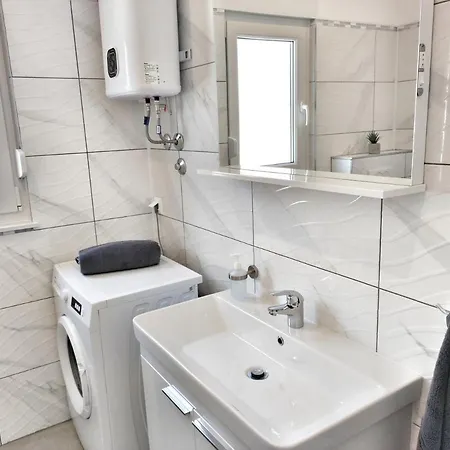 Apartman Tina Stinjan *