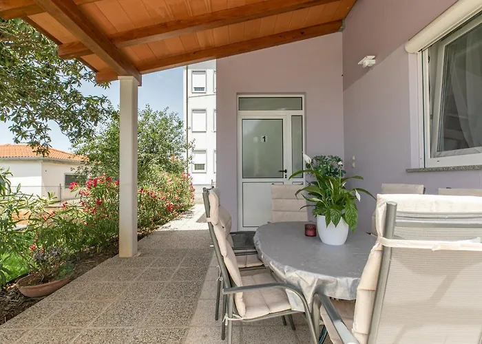 Tina Stinjan Apartment Pula