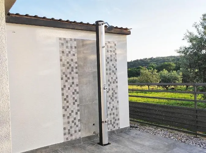 Apartment Tina Stinjan *