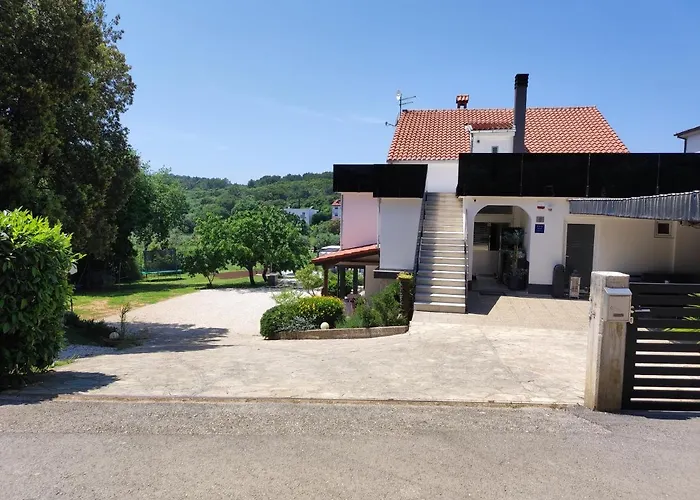 Apartment Tina Stinjan Pula