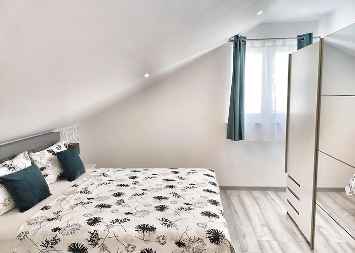 Tina Stinjan Apartment *